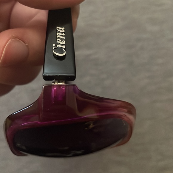 Collection- 4 pairs of affordable sunglasses  I never wore. Last pair- Roots - Picture 14 of 17